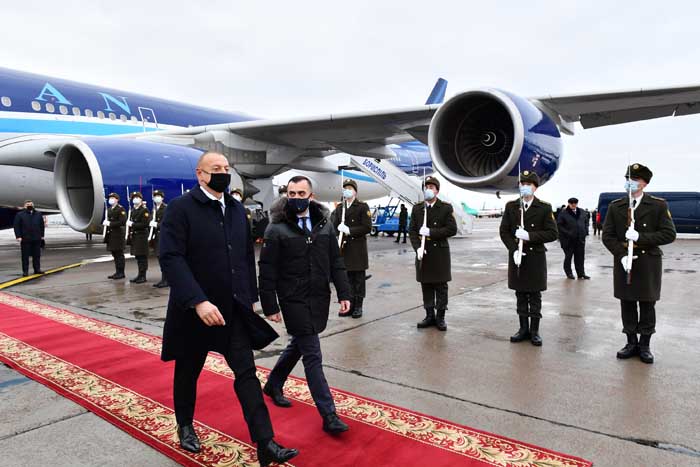 Kiyevin Borispol Beynəlxalq Hava Limanında qarşılanma
