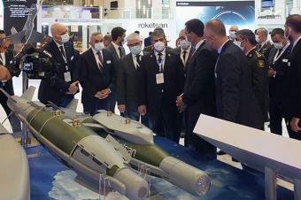 İstanbulda “IDEF-2021” sərgisində Azərbaycanın müdafiə sənayesinin istehsalı olan 133 adda məmulat nümayiş etdirilir