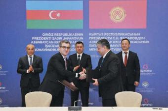 Qırğızıstan Prezidenti Azərbaycanın işgüzar dairələrinin nümayəndələri ilə görüşüb